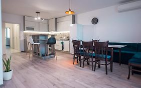 Turquoise By Rv Apartments
